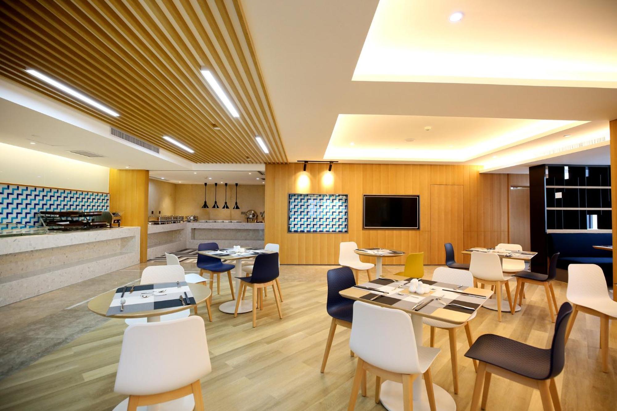 Holiday Inn Express Chengdu North Railway Station By Ihg - Near Panda Base, Near Chunxi Road Esterno foto